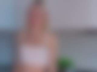 SylviaDaring's Live Sex Cam Show