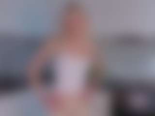 SylviaDaring's Live Sex Cam Show