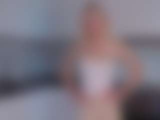 SylviaDaring's Live Sex Cam Show