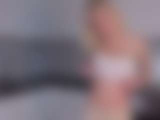 SylviaDaring's Live Sex Cam Show
