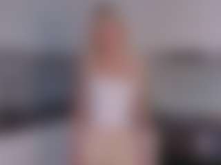 SylviaDaring's Live Sex Cam Show