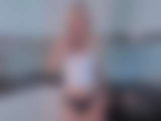 SylviaDaring's Live Sex Cam Show