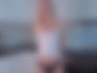 SylviaDaring's Live Sex Cam Show
