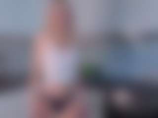 SylviaDaring's Live Sex Cam Show