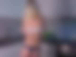 SylviaDaring's Live Sex Cam Show
