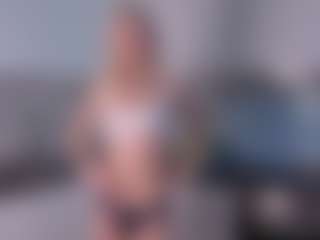SylviaDaring's Live Sex Cam Show