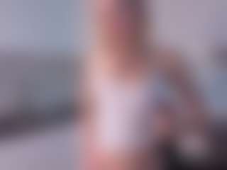 SylviaDaring's Live Sex Cam Show
