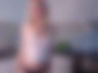 SylviaDaring's Live Sex Cam Show