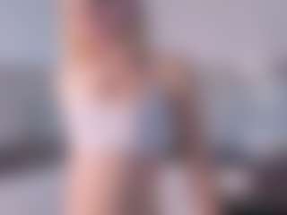 SylviaDaring's Live Sex Cam Show