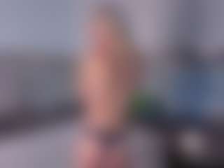 SylviaDaring's Live Sex Cam Show
