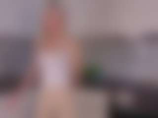SylviaDaring's Live Sex Cam Show