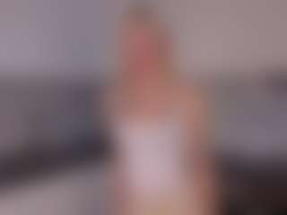 SylviaDaring's Live Sex Cam Show