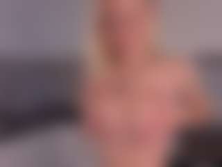 SylviaDaring's Live Sex Cam Show