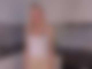 SylviaDaring's Live Sex Cam Show