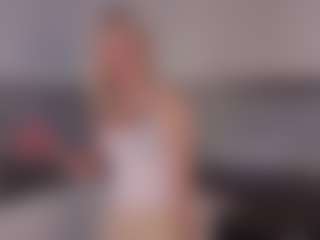 SylviaDaring's Live Sex Cam Show
