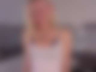 SylviaDaring's Live Sex Cam Show
