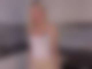 SylviaDaring's Live Sex Cam Show