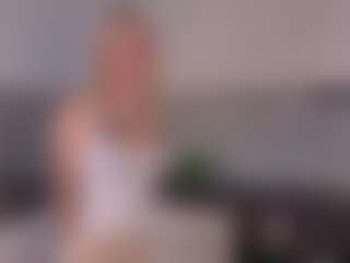 SylviaDaring's Live Sex Cam Show