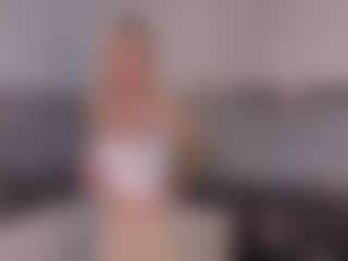 SylviaDaring's Live Sex Cam Show
