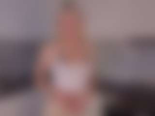 SylviaDaring's Live Sex Cam Show