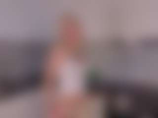 SylviaDaring's Live Sex Cam Show