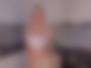 SylviaDaring's Live Sex Cam Show