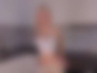 SylviaDaring's Live Sex Cam Show