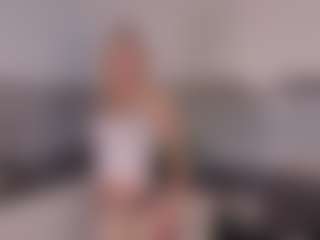 SylviaDaring's Live Sex Cam Show