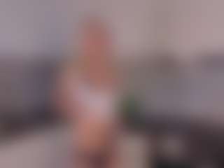 SylviaDaring's Live Sex Cam Show