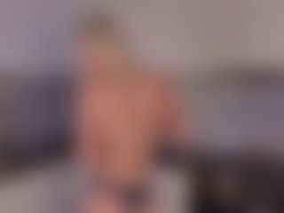 SylviaDaring's Live Sex Cam Show