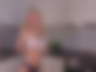 SylviaDaring's Live Sex Cam Show