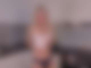 SylviaDaring's Live Sex Cam Show