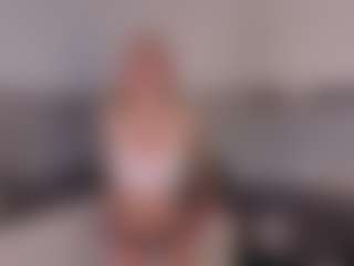 SylviaDaring's Live Sex Cam Show