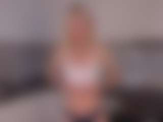 SylviaDaring's Live Sex Cam Show