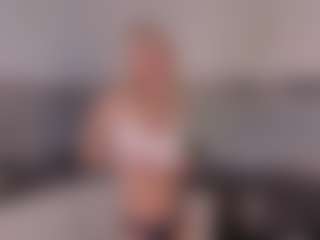 SylviaDaring's Live Sex Cam Show