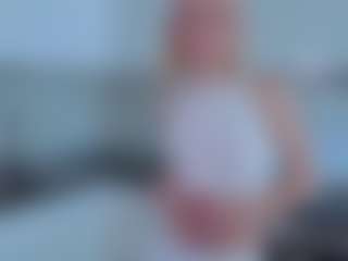 SylviaDaring's Live Sex Cam Show
