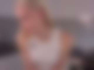 SylviaDaring's Live Sex Cam Show