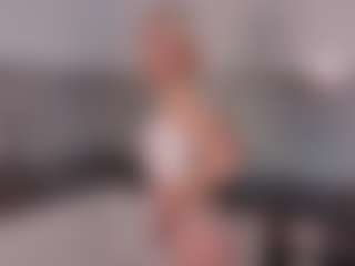 SylviaDaring's Live Sex Cam Show