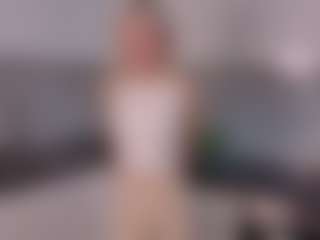 SylviaDaring's Live Sex Cam Show