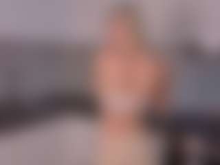 SylviaDaring's Live Sex Cam Show