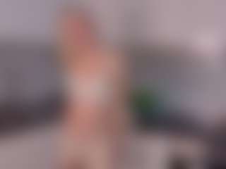 SylviaDaring's Live Sex Cam Show