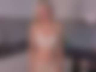SylviaDaring's Live Sex Cam Show