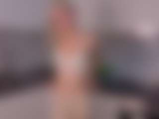 SylviaDaring's Live Sex Cam Show