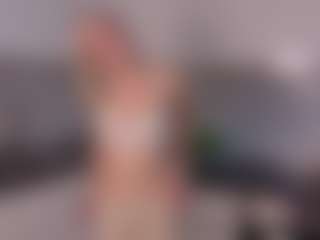 SylviaDaring's Live Sex Cam Show