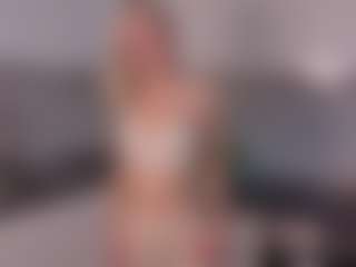 SylviaDaring's Live Sex Cam Show