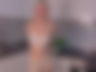 Live cam show with SylviaDaring - Teen (18+) on x69.live