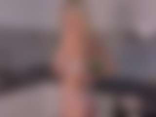 SylviaDaring's Live Sex Cam Show