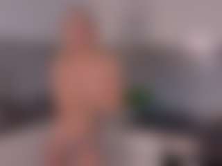 SylviaDaring's Live Sex Cam Show