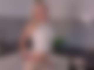 SylviaDaring's Live Sex Cam Show