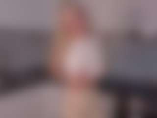 SylviaDaring's Live Sex Cam Show